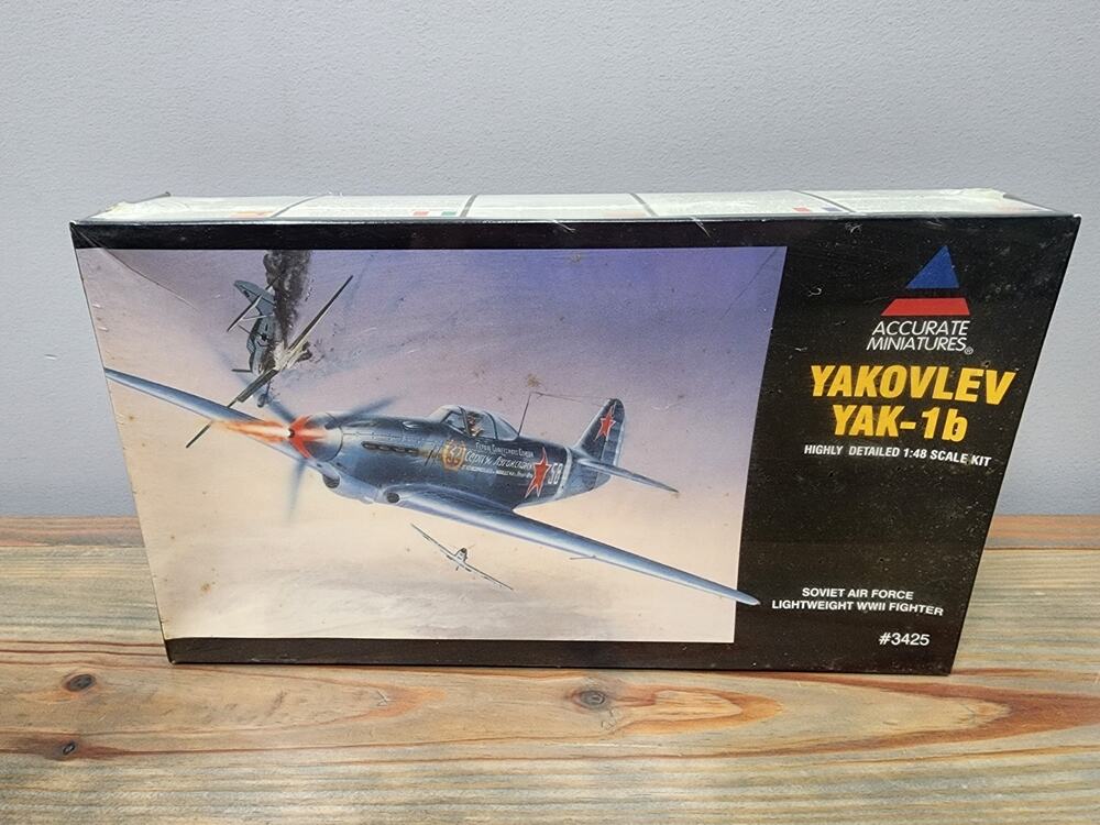 Accurate Miniatures 1:48 Yakovlev Yak-1b Soviet Air Force Fighter Kit #3425